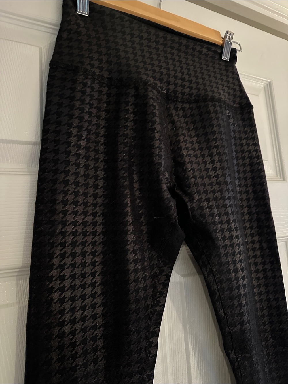 Beyond Yoga Black Houndstooth High Waisted Leggings